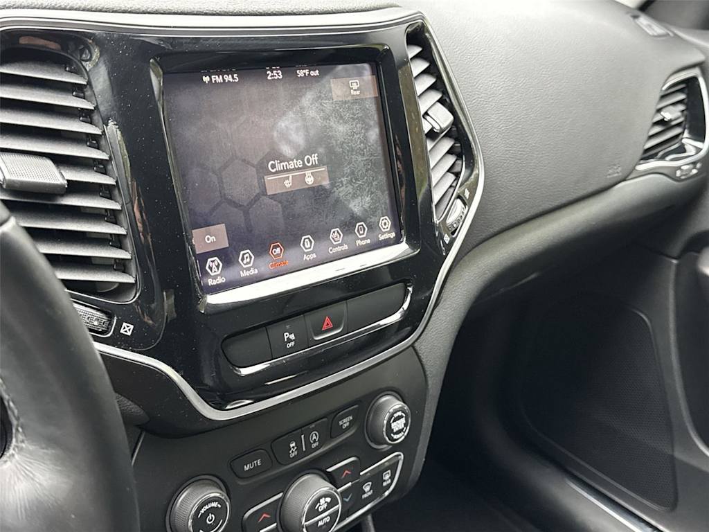 Thumbnail: 2019 Jeep Cherokee - 10