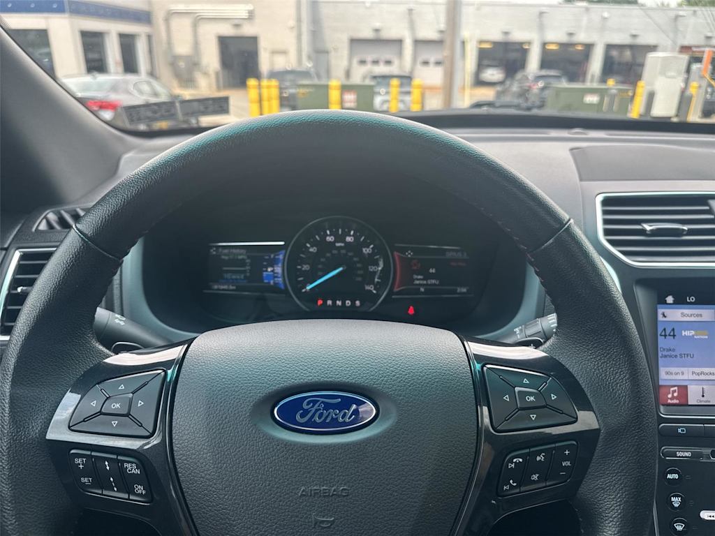 Thumbnail: 2017 Ford Explorer - 13