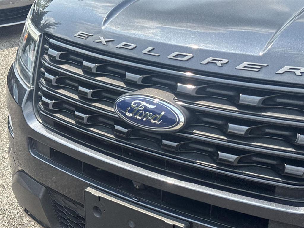 Thumbnail: 2017 Ford Explorer - 6