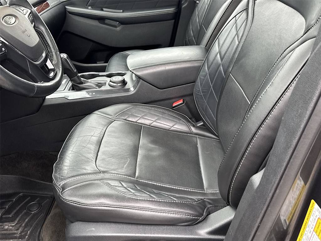 Thumbnail: 2017 Ford Explorer - 8