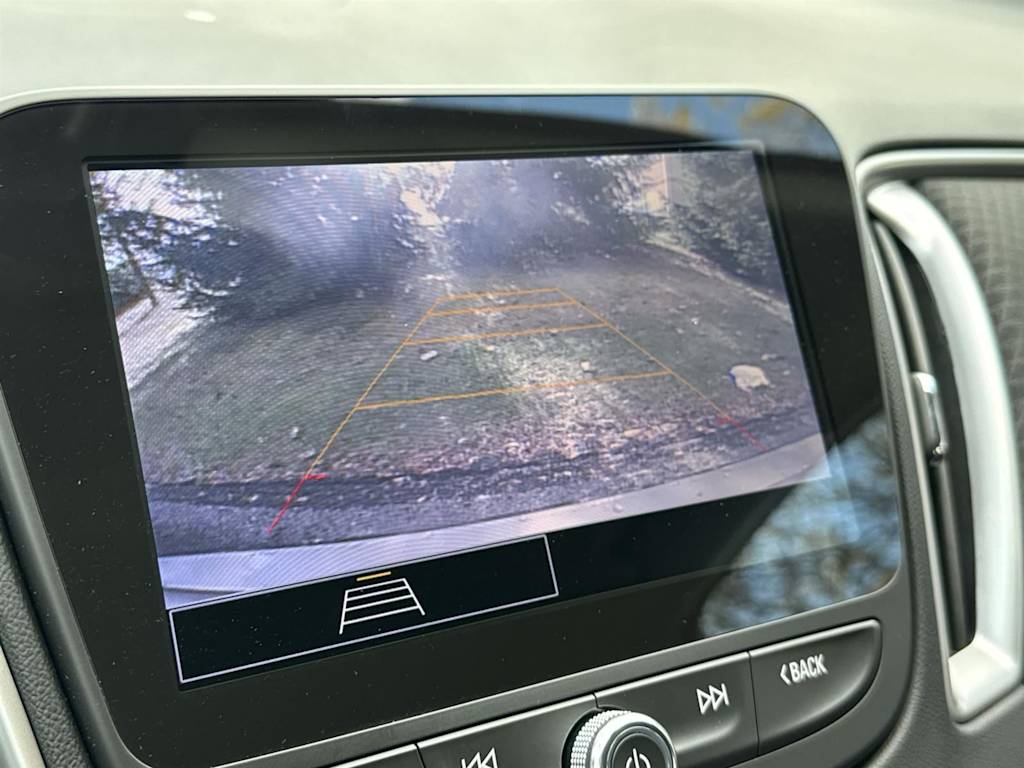 Thumbnail: 2022 Chevrolet Malibu - 25