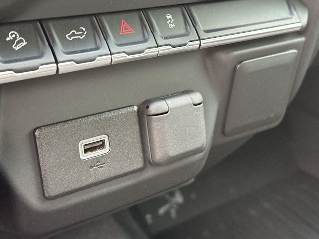 Thumbnail: 2019 Chevrolet Silverado 1500 - 26