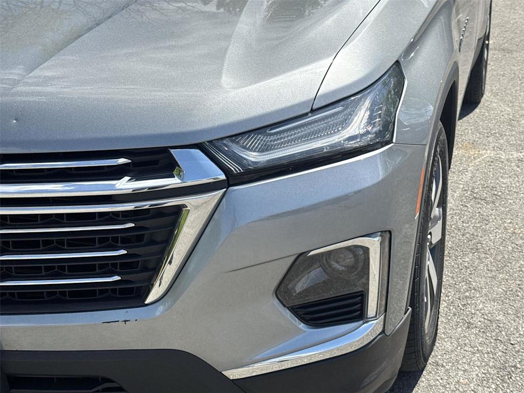 Thumbnail: 2023 Chevrolet Traverse - 17