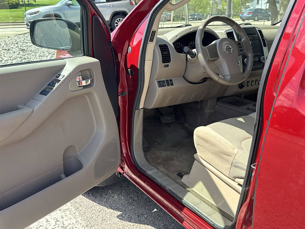 2010 Nissan Frontier SE 16