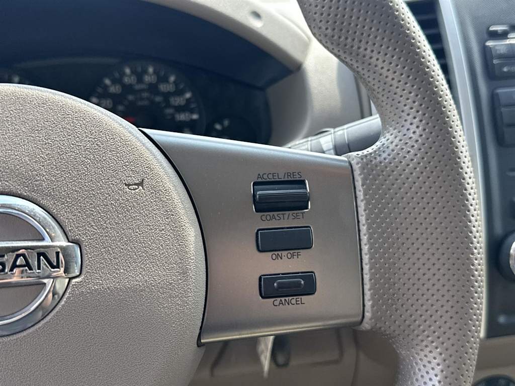 2010 Nissan Frontier SE 23