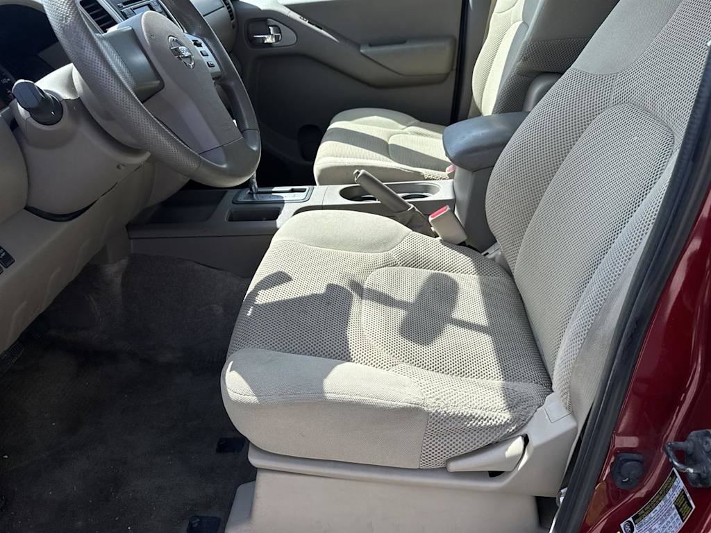 2010 Nissan Frontier SE 9