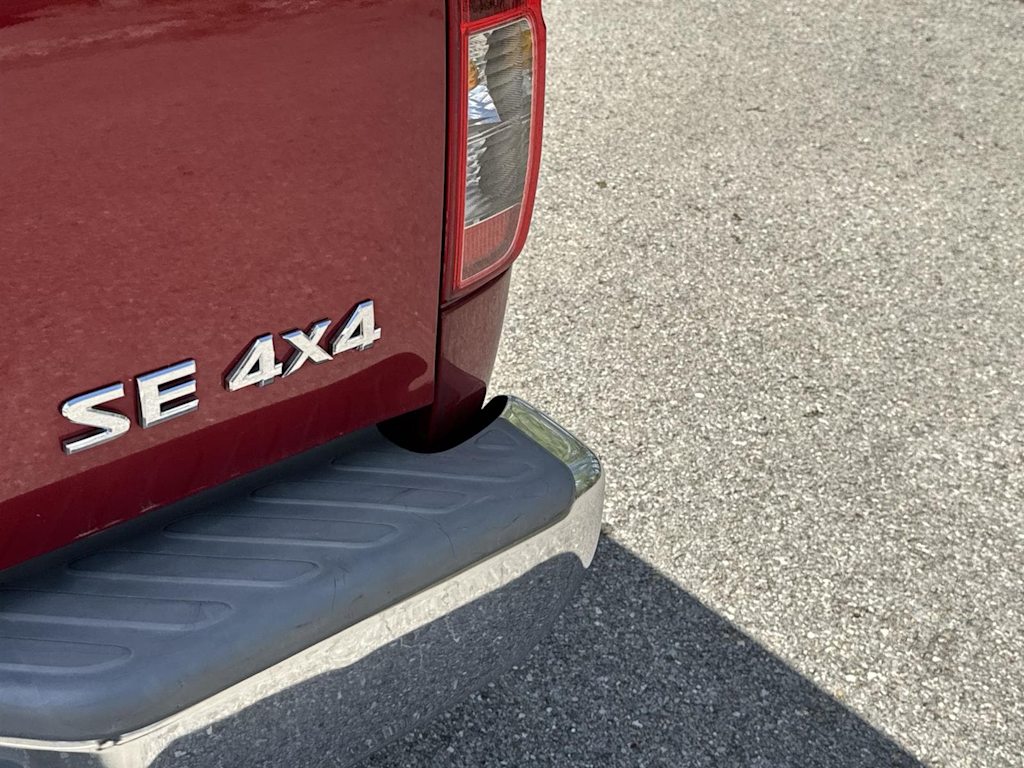 2010 Nissan Frontier SE 29