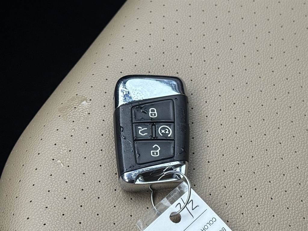 Thumbnail: 2022 Volkswagen Atlas - 15