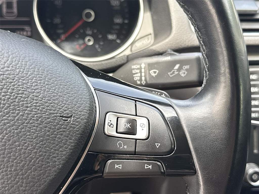 Thumbnail: 2017 Volkswagen Passat - 19