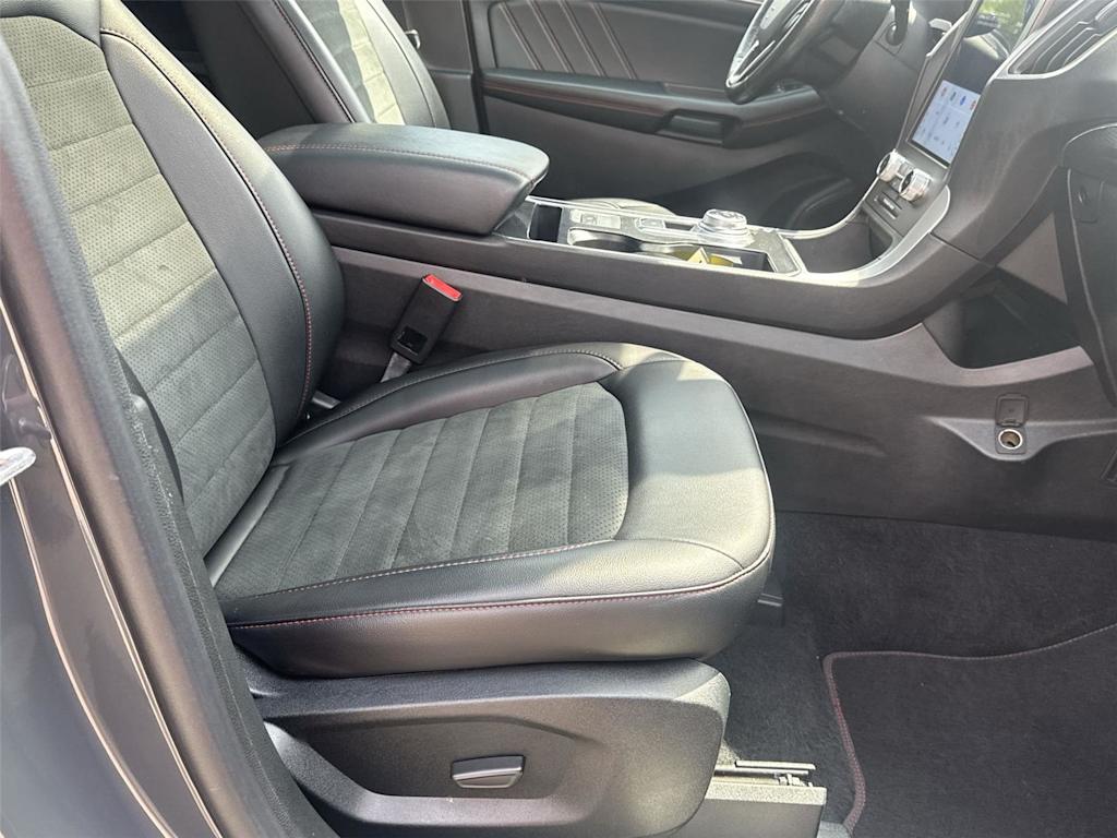Thumbnail: 2021 Ford Edge - 23