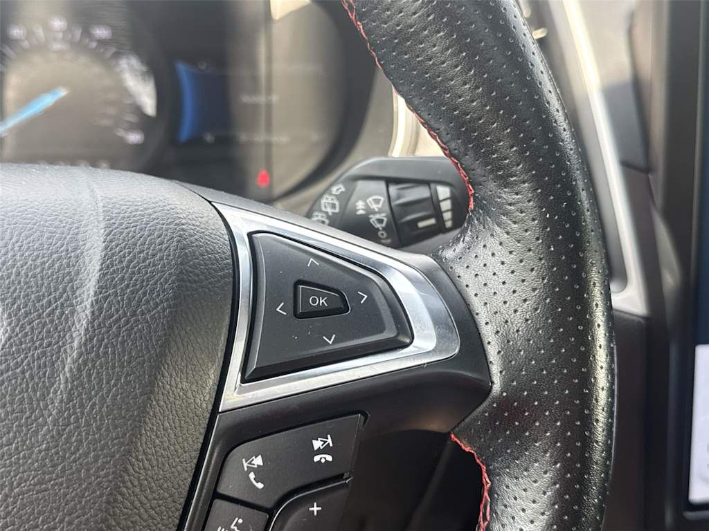 Thumbnail: 2021 Ford Edge - 26