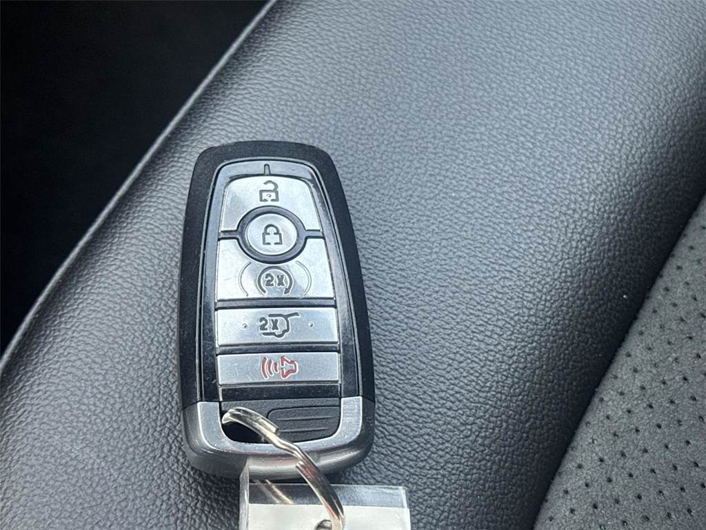 Thumbnail: 2021 Ford Edge - 15