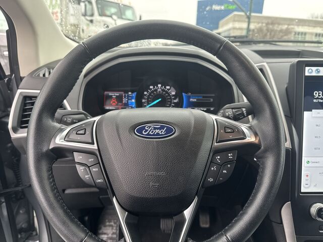 2022 Ford Edge SEL 2