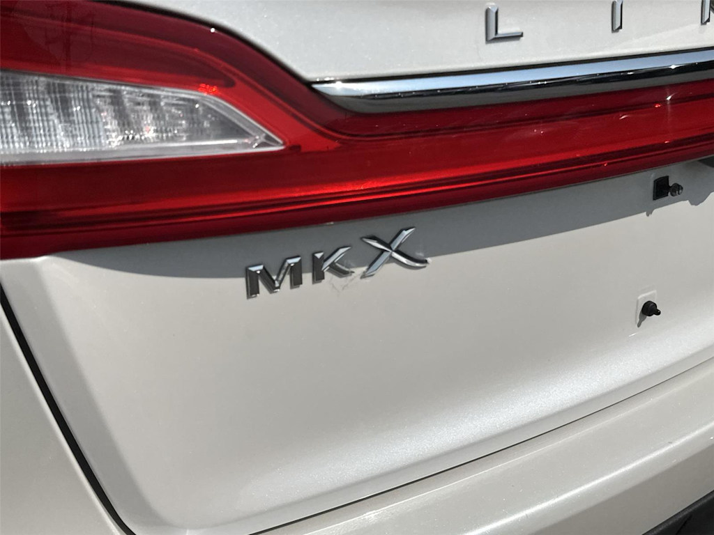 Thumbnail: 2016 Lincoln MKX - 18
