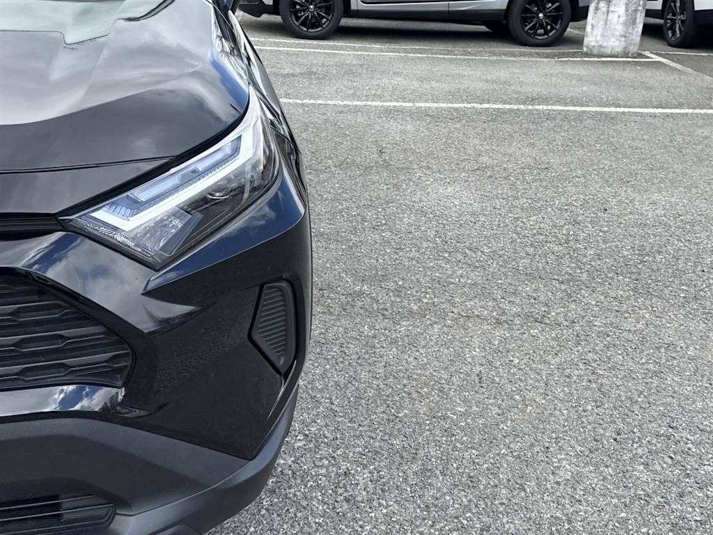 2023 Toyota RAV4 XLE 19