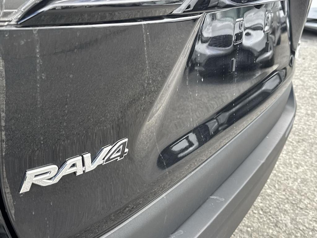 2023 Toyota RAV4 XLE 20