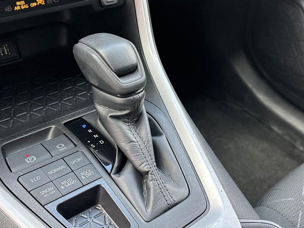 2023 Toyota RAV4 XLE 29