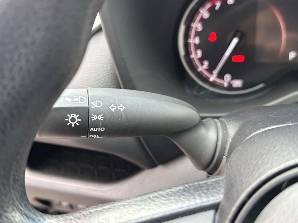 2023 Toyota RAV4 XLE 25