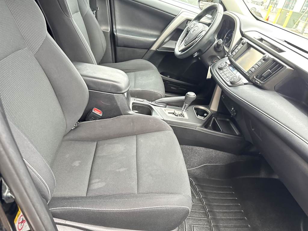 Thumbnail: 2016 Toyota RAV4 - 8