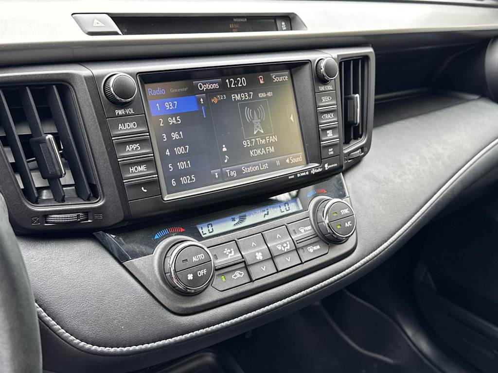 Thumbnail: 2016 Toyota RAV4 - 10