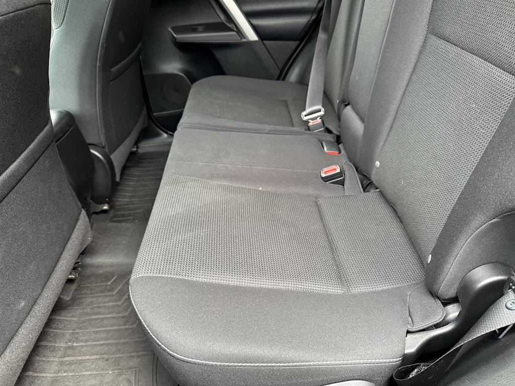 Thumbnail: 2016 Toyota RAV4 - 9