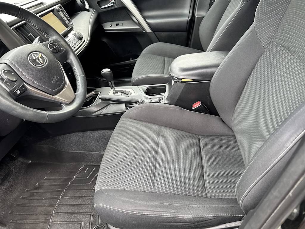 Thumbnail: 2016 Toyota RAV4 - 7