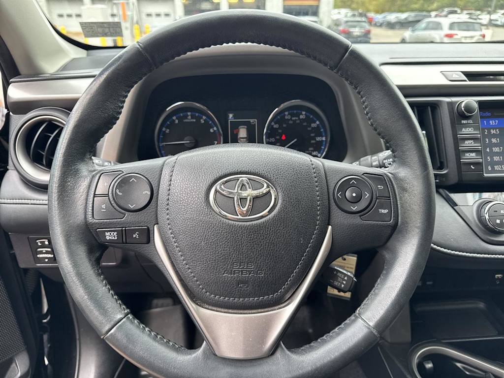 Thumbnail: 2016 Toyota RAV4 - 2