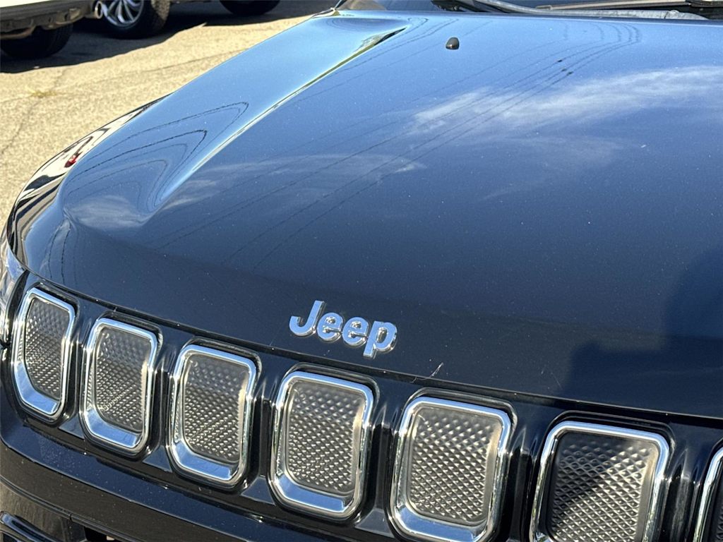 Thumbnail: 2022 Jeep Compass - 18