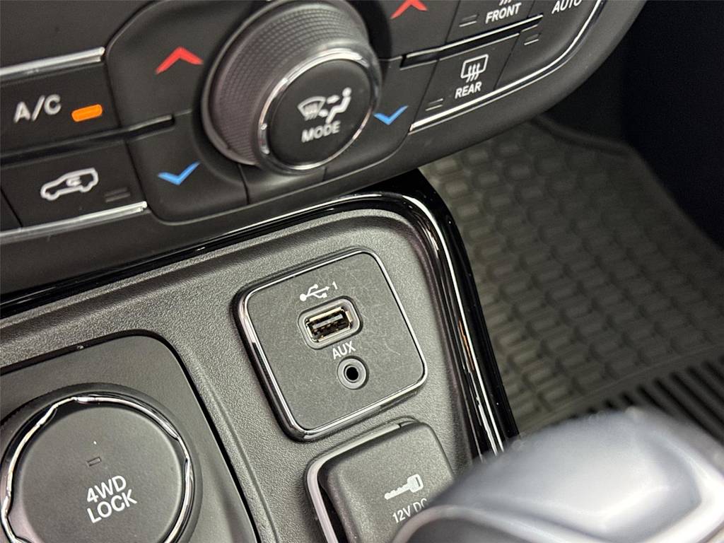 Thumbnail: 2020 Jeep Compass - 28