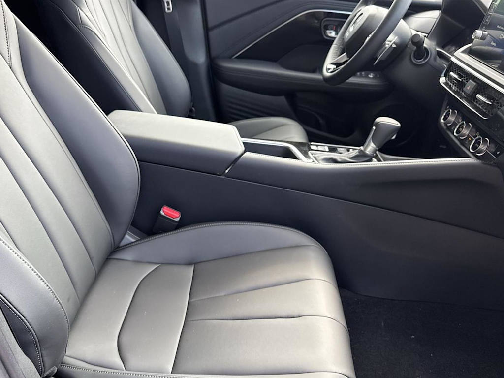 Thumbnail: 2025 Acura ADX - 10