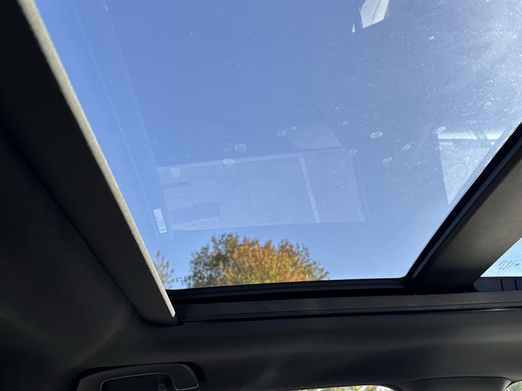 Thumbnail: 2025 Acura ADX - 21