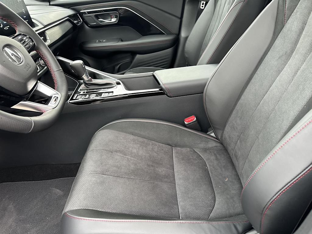 Thumbnail: 2025 Acura ADX - 8