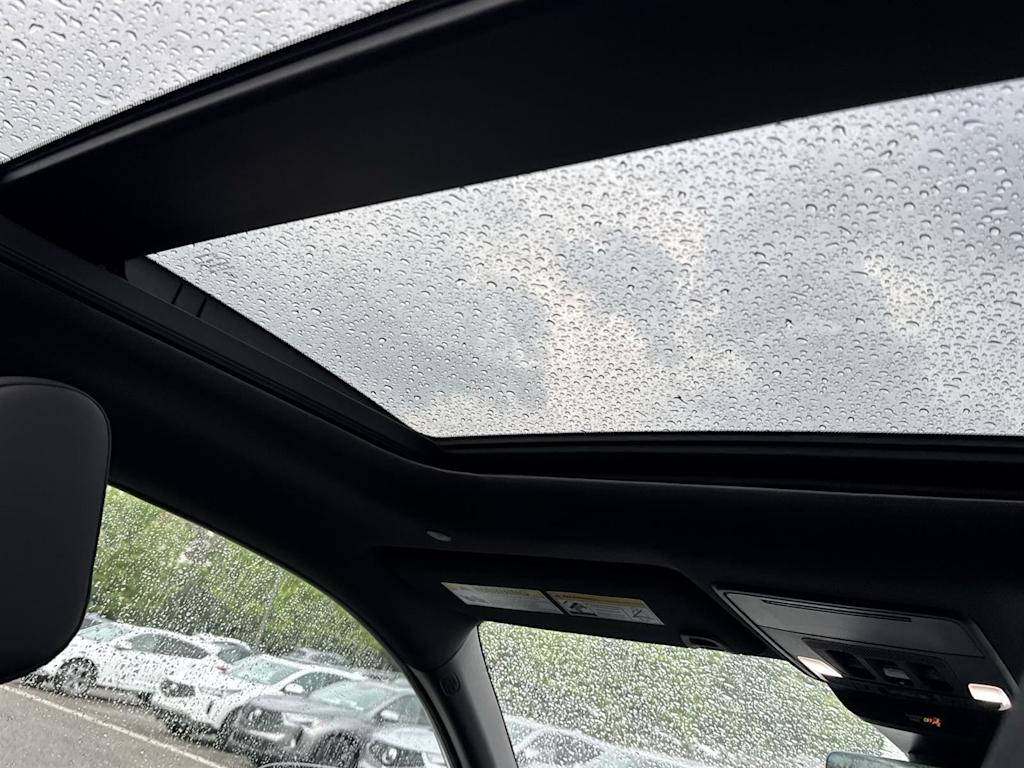 Thumbnail: 2025 Acura ADX - 21