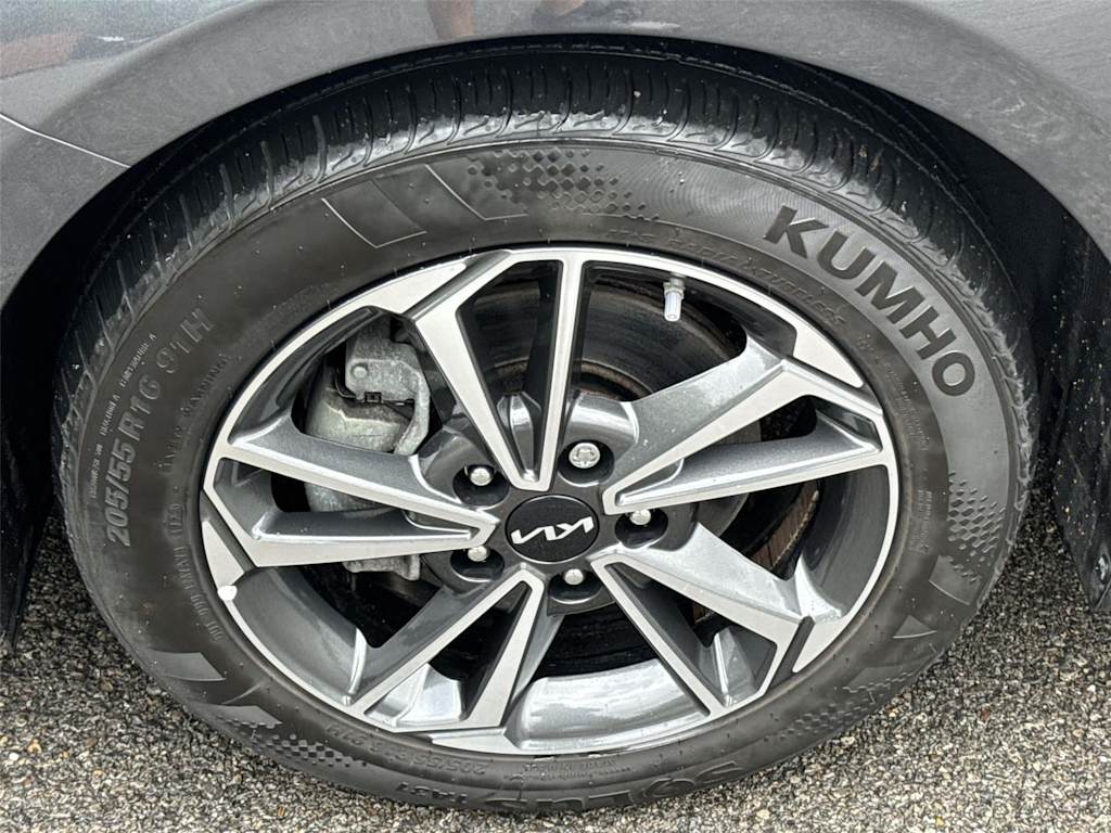 Thumbnail: 2023 Kia Forte - 8