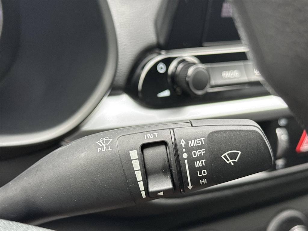 Thumbnail: 2023 Kia Forte - 24