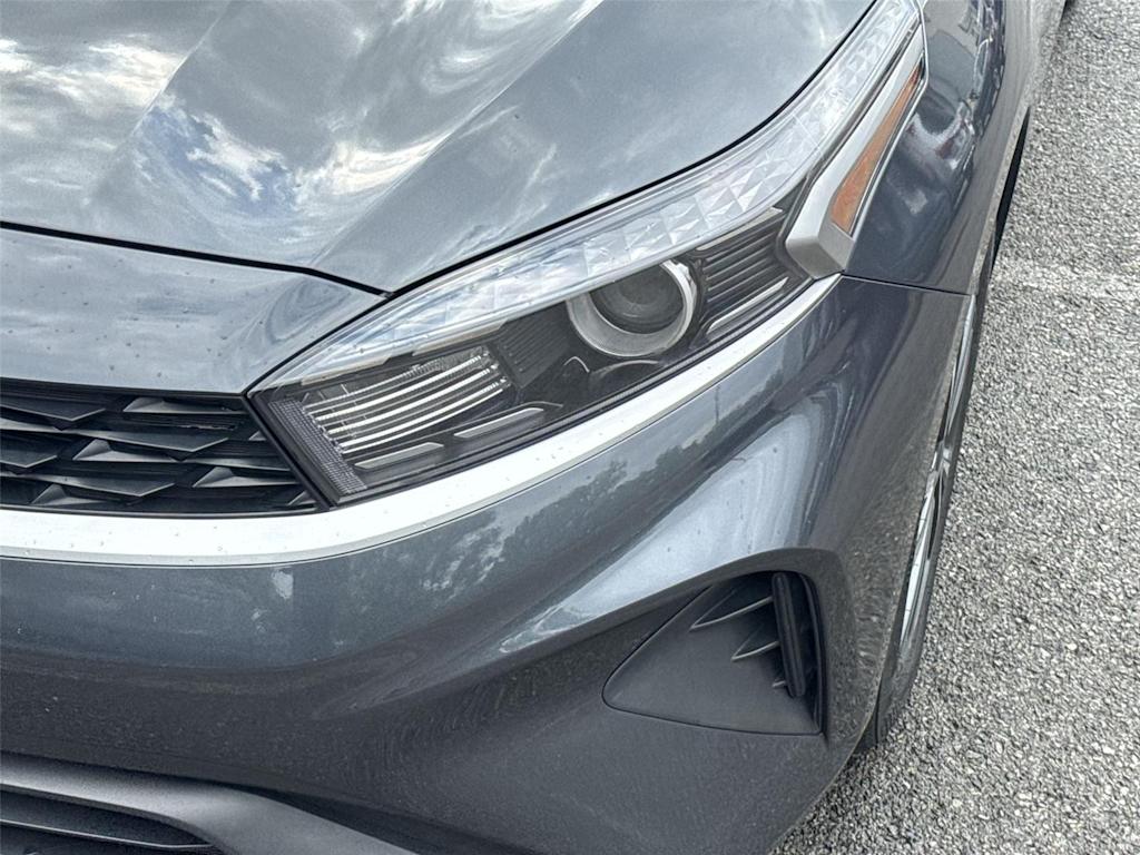 Thumbnail: 2023 Kia Forte - 18