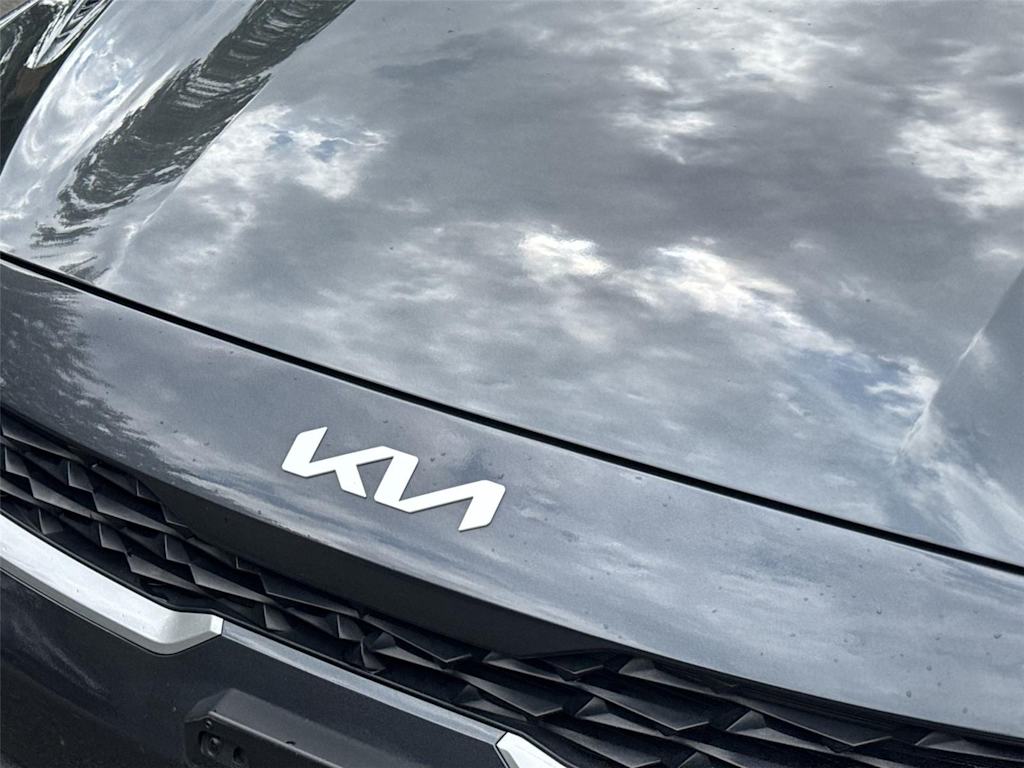 Thumbnail: 2023 Kia Forte - 7