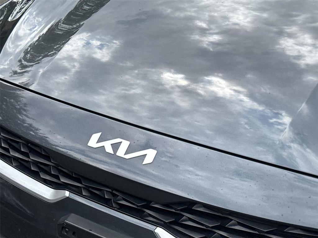 Thumbnail: 2023 Kia Forte - 7