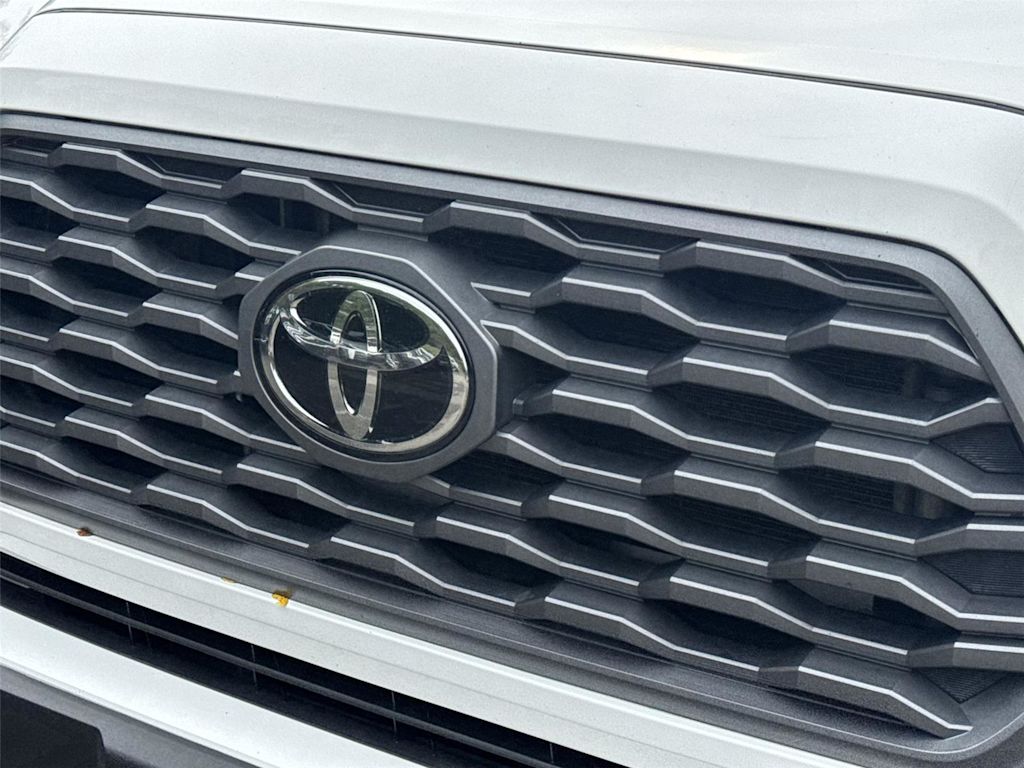Thumbnail: 2020 Toyota Tacoma - 6