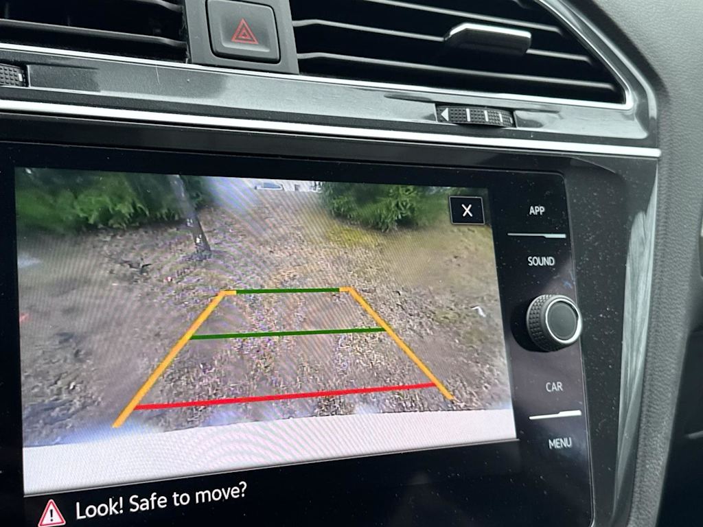 Thumbnail: 2021 Volkswagen Tiguan - 20