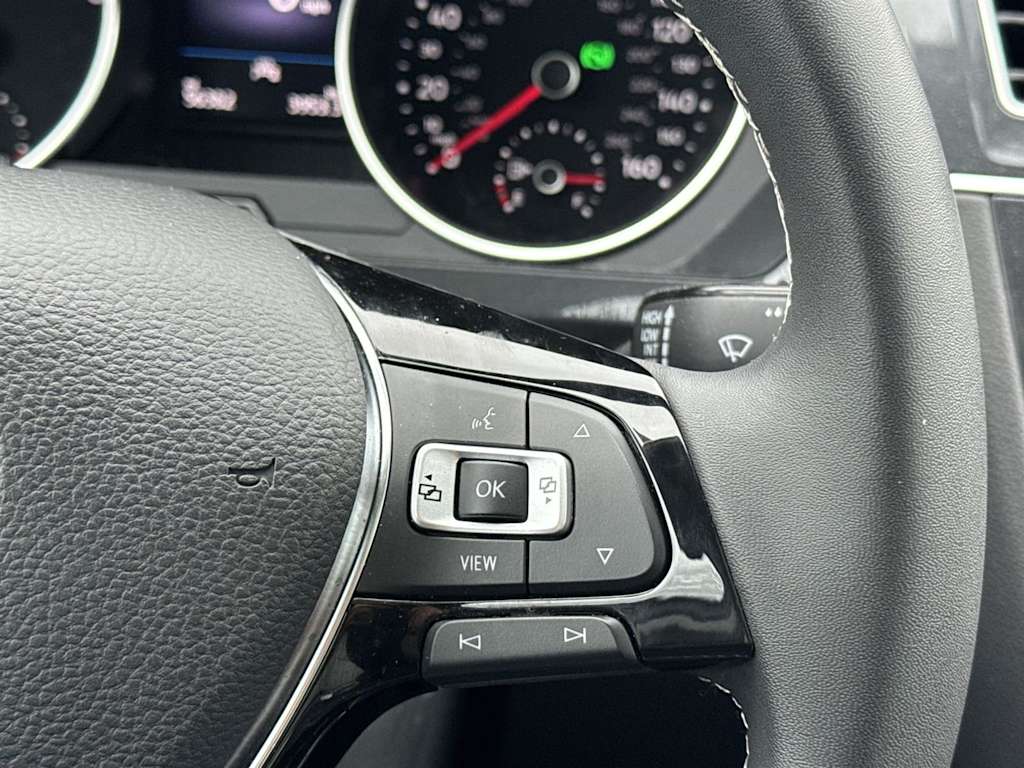 Thumbnail: 2021 Volkswagen Tiguan - 18