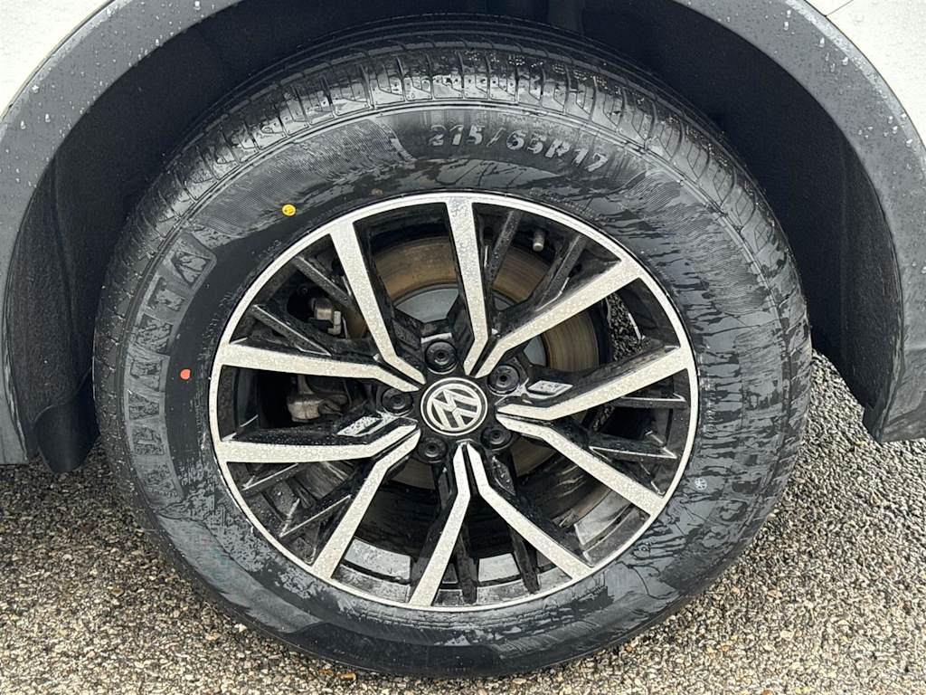 Thumbnail: 2021 Volkswagen Tiguan - 7