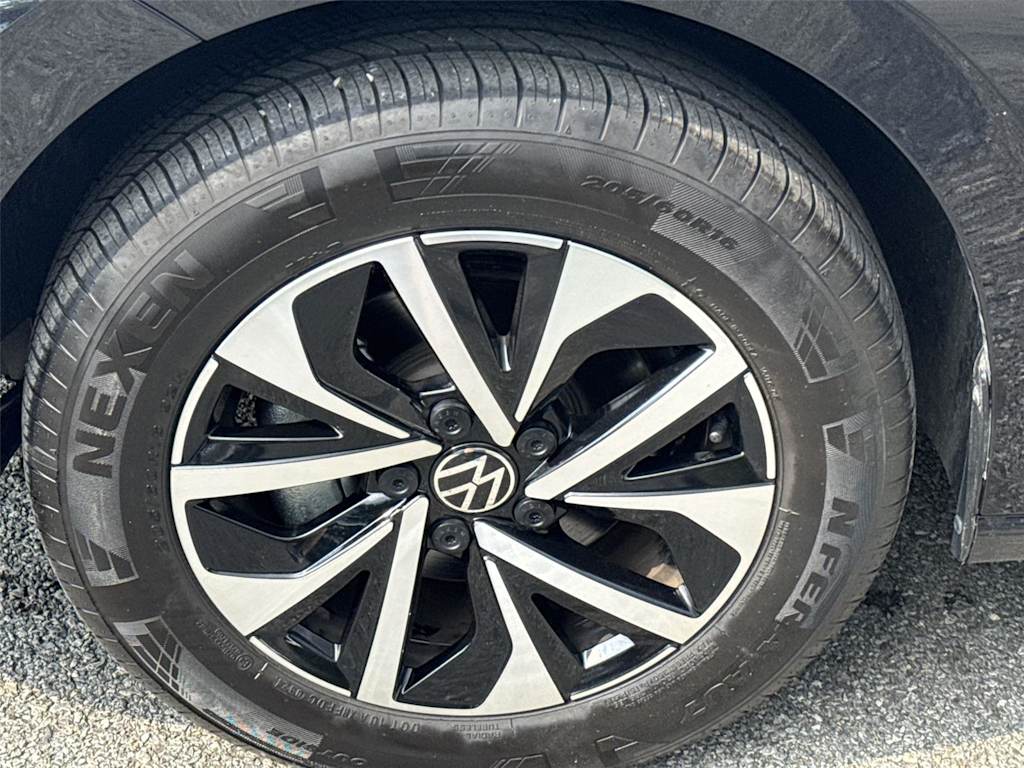 Thumbnail: 2024 Volkswagen Jetta - 8