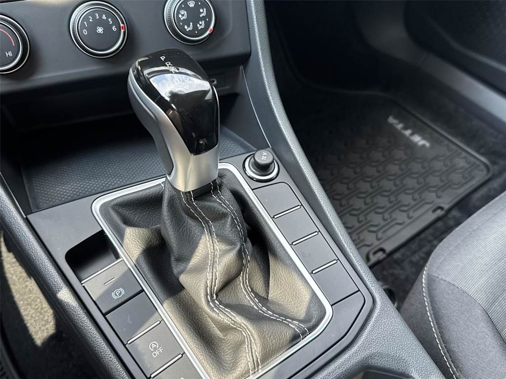 Thumbnail: 2024 Volkswagen Jetta - 13