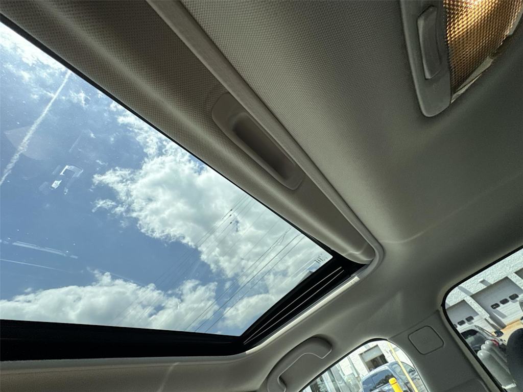 Thumbnail: 2016 Subaru Outback - 18