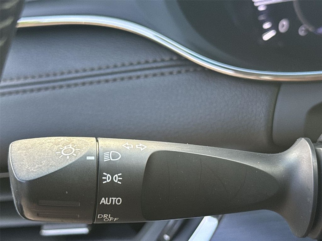 Thumbnail: 2016 Toyota Avalon - 27