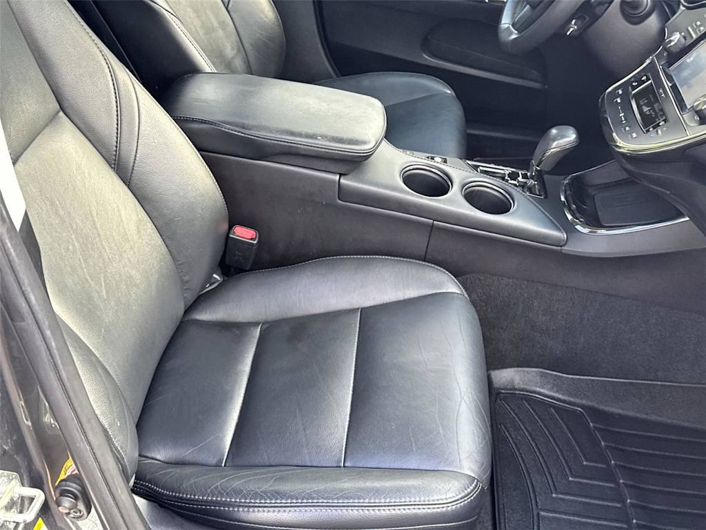Thumbnail: 2016 Toyota Avalon - 10