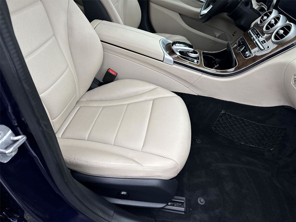 Thumbnail: 2017 Mercedes-Benz C-Class - 10