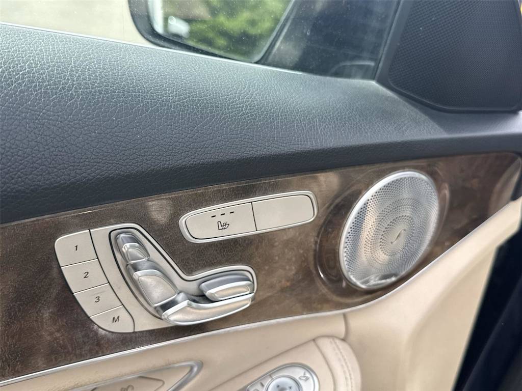 Thumbnail: 2017 Mercedes-Benz C-Class - 21