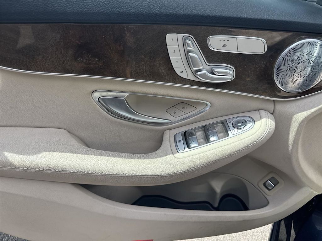 Thumbnail: 2017 Mercedes-Benz C-Class - 29